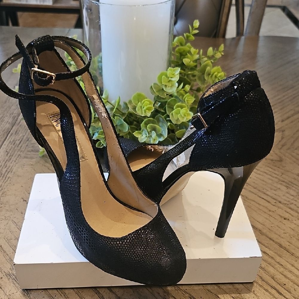 Women’s Black Ankle-Strap High Heel Pumps Size 7